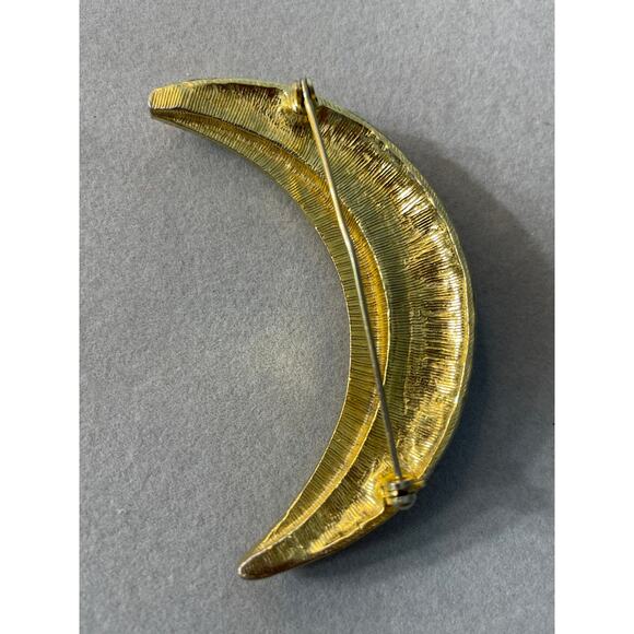 Vintage Crescent Moon Brooch Gold Tone Celestial Hippie Whimsygoth - Picture 3 of 4